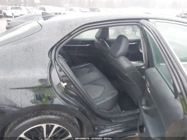 4T1B11HK6KU840860 2019 TOYOTA CAMRY - Image 8