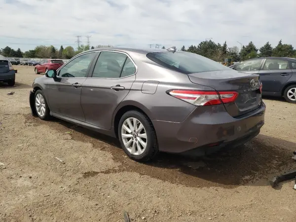 4T1B11HK6KU841376 2019 TOYOTA CAMRY - Image 2
