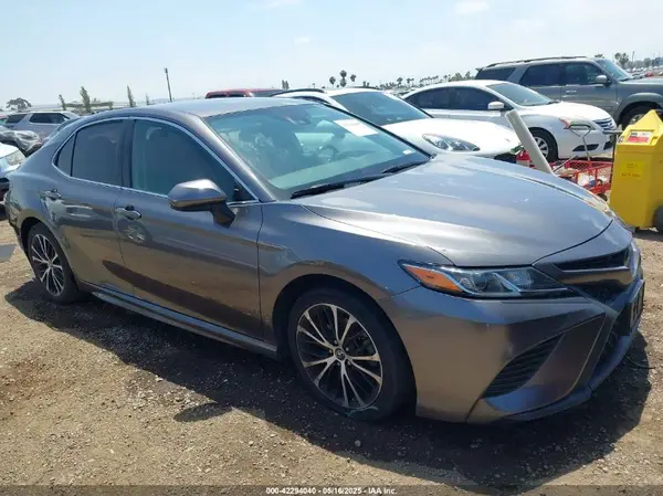 4T1B11HK6KU842267 2019 TOYOTA CAMRY - Image 1