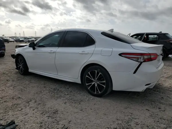 4T1B11HK6KU845119 2019 TOYOTA CAMRY - Image 2