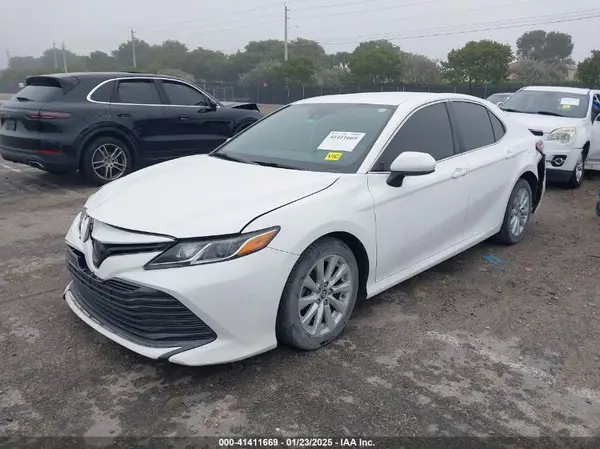 4T1B11HK6KU846870 2019 TOYOTA CAMRY - Image 2
