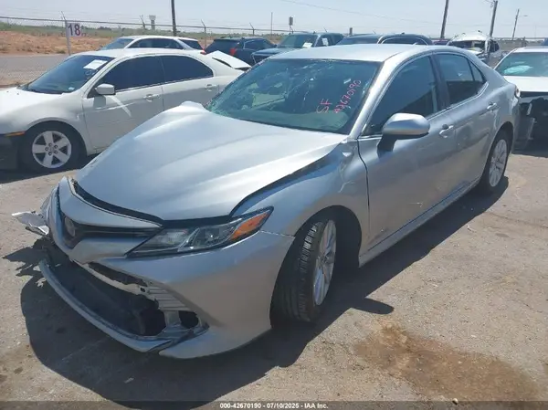 4T1B11HK6KU852250 2019 TOYOTA CAMRY - Image 2