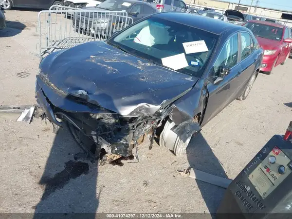 4T1B11HK6KU852331 2019 TOYOTA CAMRY - Image 2
