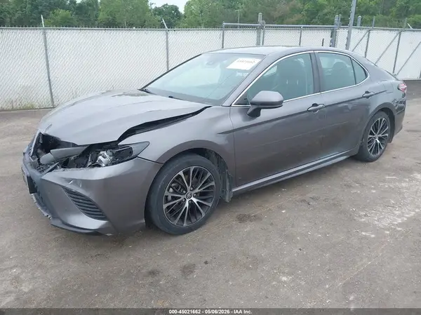 4T1B11HK6KU852443 2019 TOYOTA CAMRY - Image 2