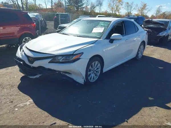 4T1B11HK6KU853933 2019 TOYOTA CAMRY - Image 2