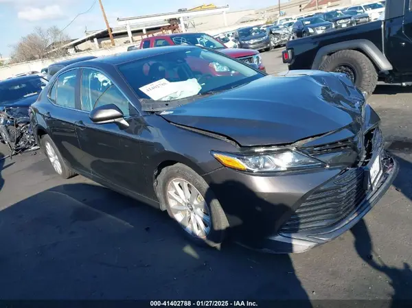 4T1B11HK6KU856170 2019 TOYOTA CAMRY - Image 1