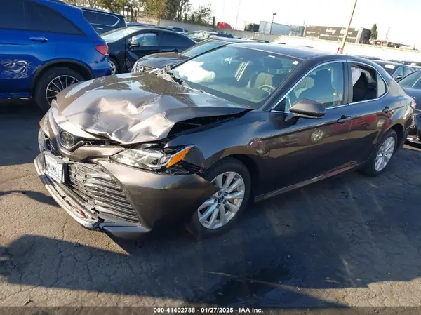 4T1B11HK6KU856170 2019 TOYOTA CAMRY - Image 2