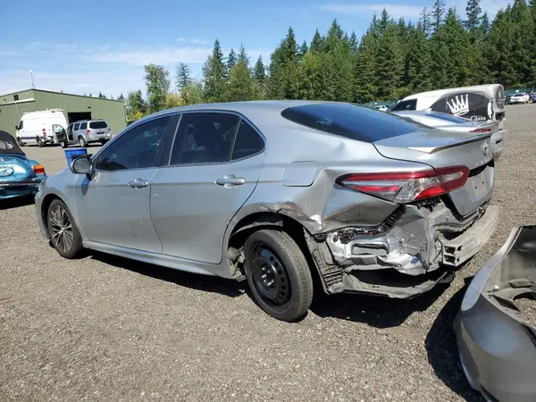 4T1B11HK7JU002111 2018 TOYOTA CAMRY - Image 2