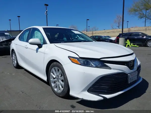 4T1B11HK7JU003601 2018 TOYOTA CAMRY - Image 1
