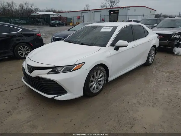 4T1B11HK7JU004120 2018 TOYOTA CAMRY - Image 2