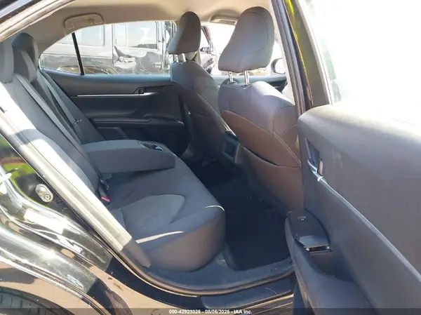 4T1B11HK7JU004554 2018 TOYOTA CAMRY - Image 8