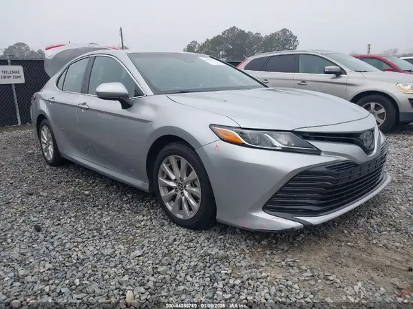 4T1B11HK7JU007020 2018 TOYOTA CAMRY - Image 1