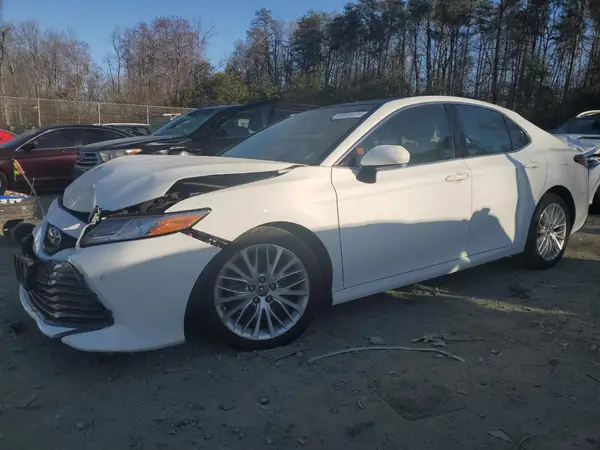 4T1B11HK7JU008300 2018 TOYOTA CAMRY - Image 1