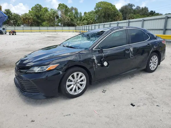 4T1B11HK7JU011679 2018 TOYOTA CAMRY - Image 1