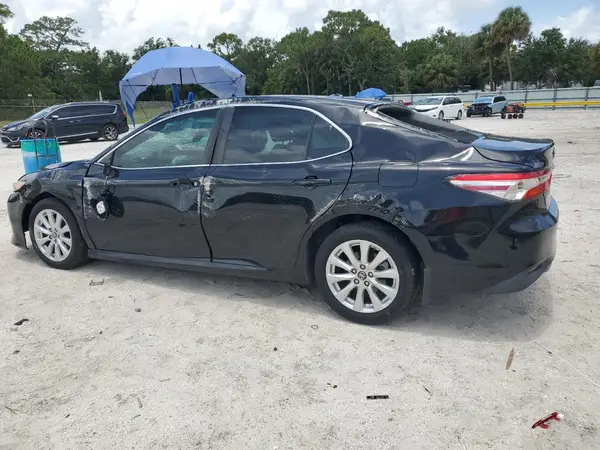 4T1B11HK7JU011679 2018 TOYOTA CAMRY - Image 2
