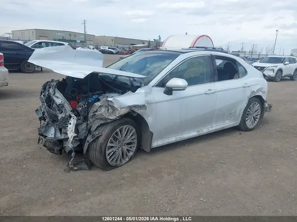 4T1B11HK7JU015909 2018 TOYOTA CAMRY - Image 2