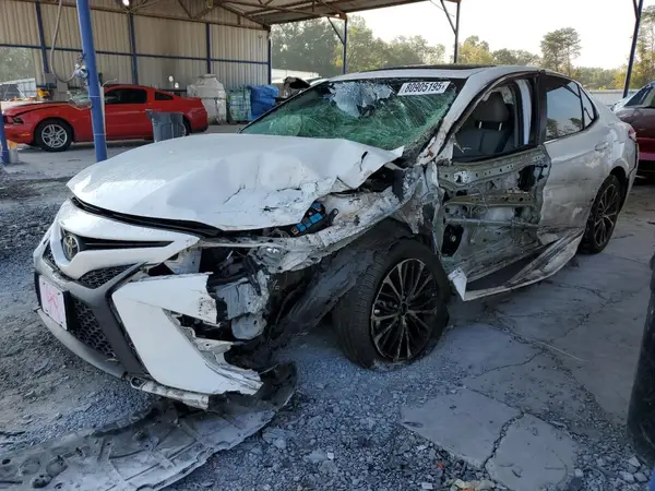 4T1B11HK7JU017000 2018 TOYOTA CAMRY - Image 1