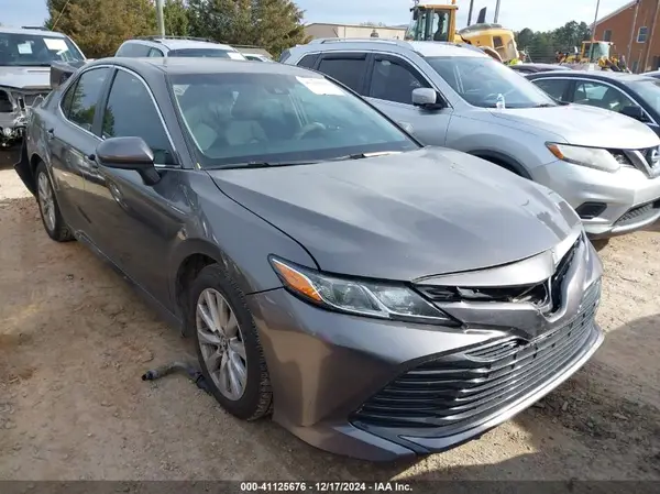 4T1B11HK7JU019104 2018 TOYOTA CAMRY - Image 1