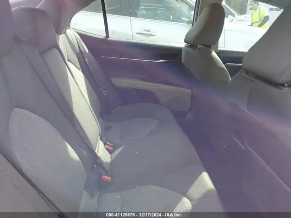 4T1B11HK7JU019104 2018 TOYOTA CAMRY - Image 8