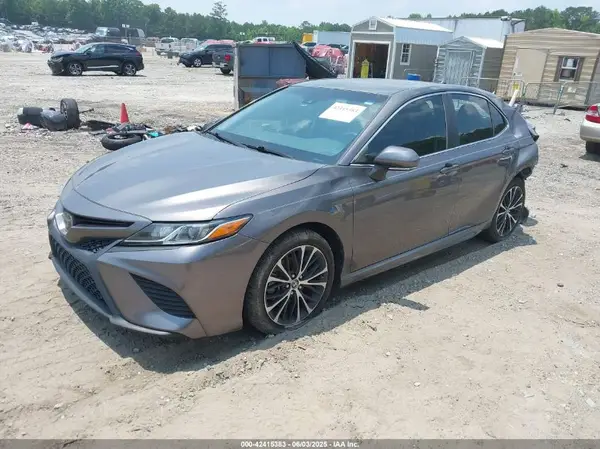 4T1B11HK7JU019376 2018 TOYOTA CAMRY - Image 2