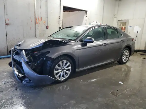 4T1B11HK7JU019765 2018 TOYOTA CAMRY - Image 1