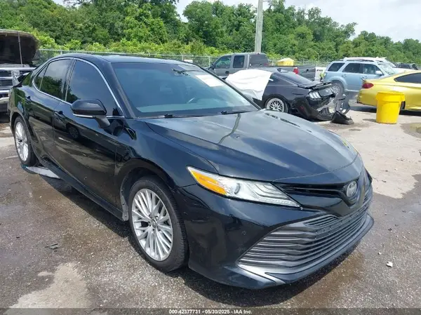 4T1B11HK7JU020611 2018 TOYOTA CAMRY - Image 1