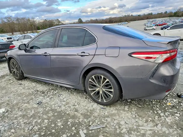 4T1B11HK7JU020723 2018 TOYOTA CAMRY - Image 2