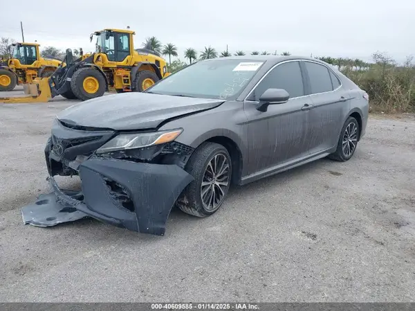 4T1B11HK7JU023055 2018 TOYOTA CAMRY - Image 2