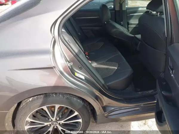 4T1B11HK7JU023055 2018 TOYOTA CAMRY - Image 8