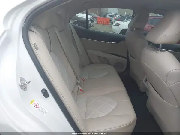 4T1B11HK7JU023640 2018 TOYOTA CAMRY - Image 8