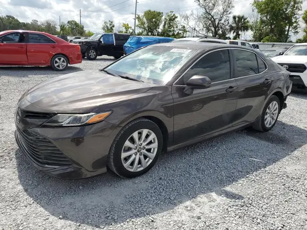 4T1B11HK7JU024867 2018 TOYOTA CAMRY - Image 1