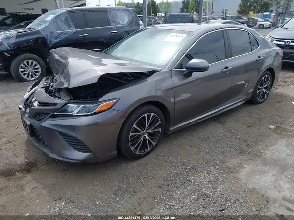 4T1B11HK7JU026974 2018 TOYOTA CAMRY - Image 2