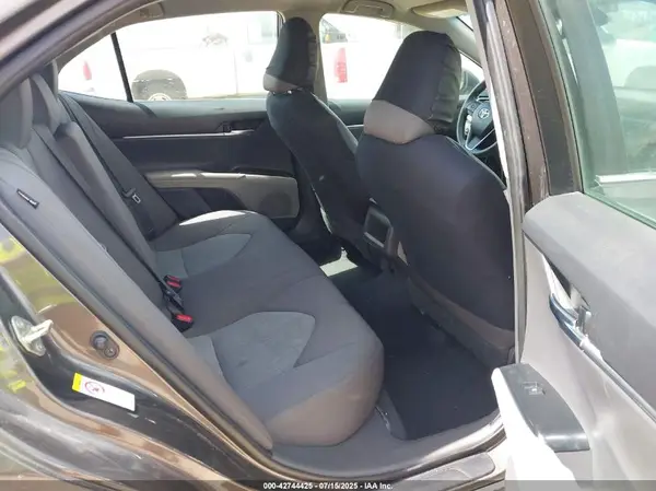 4T1B11HK7JU030751 2018 TOYOTA CAMRY - Image 8