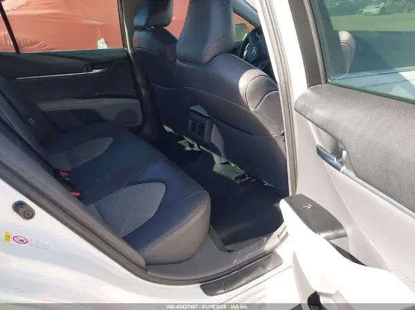 4T1B11HK7JU032211 2018 TOYOTA CAMRY - Image 8