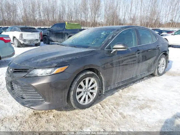 4T1B11HK7JU032239 2018 TOYOTA CAMRY - Image 2