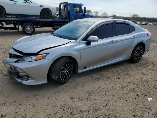 4T1B11HK7JU032547 2018 TOYOTA CAMRY - Image 1