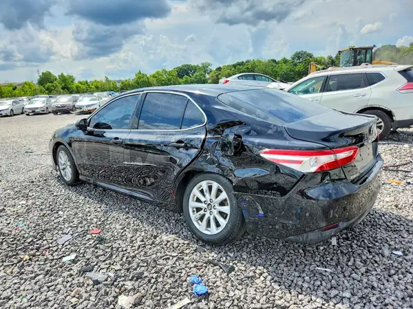 4T1B11HK7JU033178 2018 TOYOTA CAMRY - Image 2