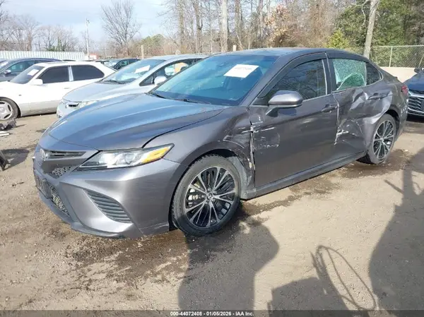 4T1B11HK7JU035478 2018 TOYOTA CAMRY - Image 2
