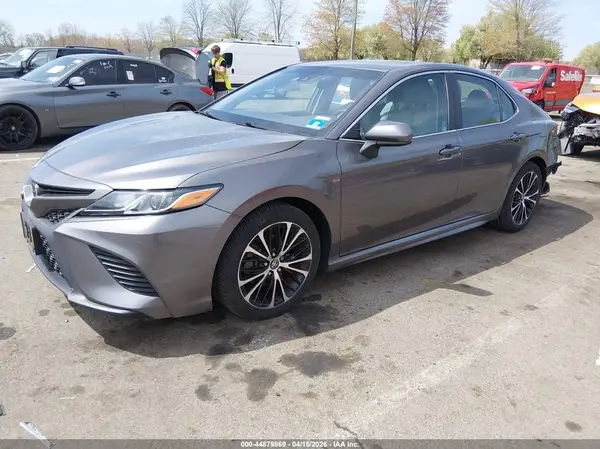4T1B11HK7JU036582 2018 TOYOTA CAMRY - Image 2