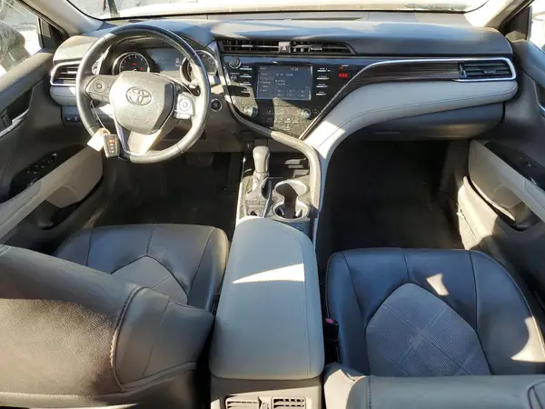 4T1B11HK7JU038042 2018 TOYOTA CAMRY - Image 8