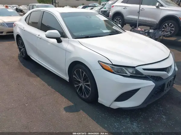 4T1B11HK7JU038185 2018 TOYOTA CAMRY - Image 1
