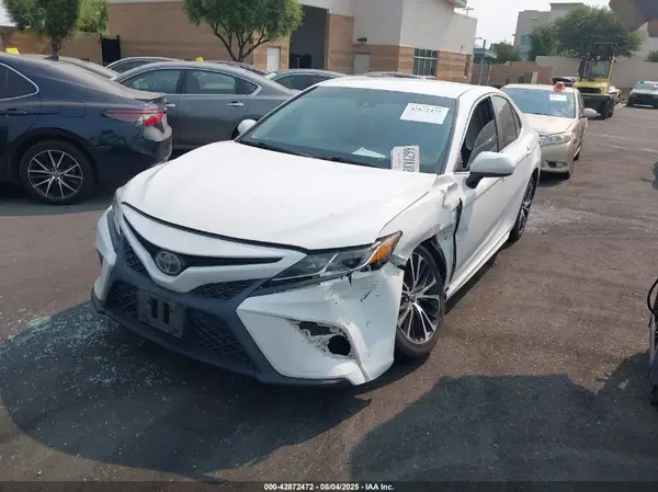 4T1B11HK7JU038185 2018 TOYOTA CAMRY - Image 2