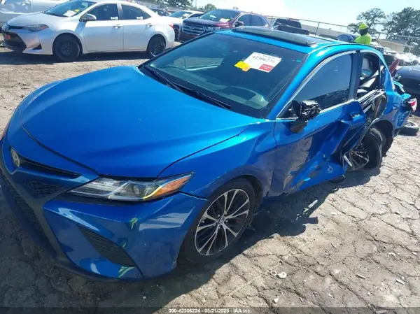 4T1B11HK7JU039255 2018 TOYOTA CAMRY - Image 2