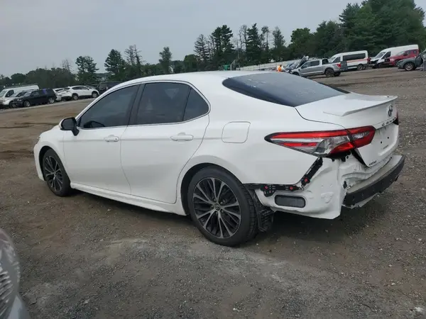 4T1B11HK7JU039644 2018 TOYOTA CAMRY - Image 2