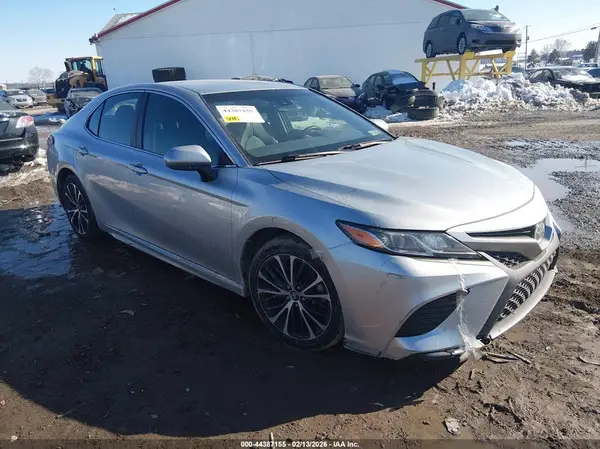 4T1B11HK7JU040907 2018 TOYOTA CAMRY - Image 1