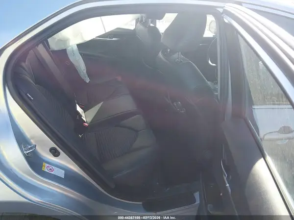 4T1B11HK7JU040907 2018 TOYOTA CAMRY - Image 8