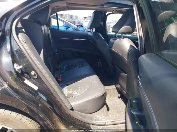 4T1B11HK7JU041877 2018 TOYOTA CAMRY - Image 8