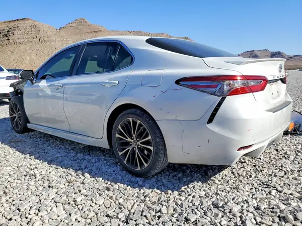 4T1B11HK7JU043466 2018 TOYOTA CAMRY - Image 2