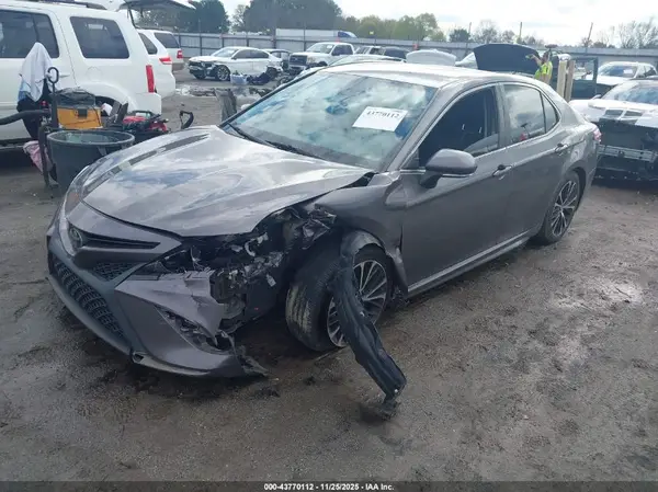 4T1B11HK7JU044472 2018 TOYOTA CAMRY - Image 2