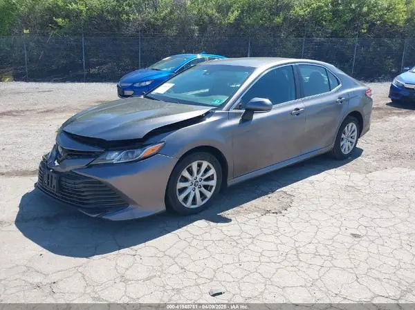 4T1B11HK7JU046867 2018 TOYOTA CAMRY - Image 2